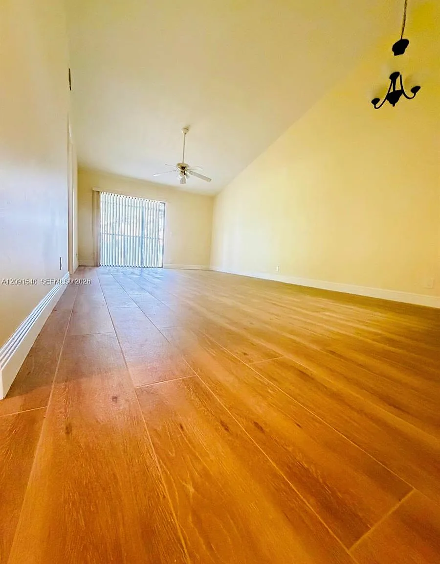 Environment I Condo — Photo 3