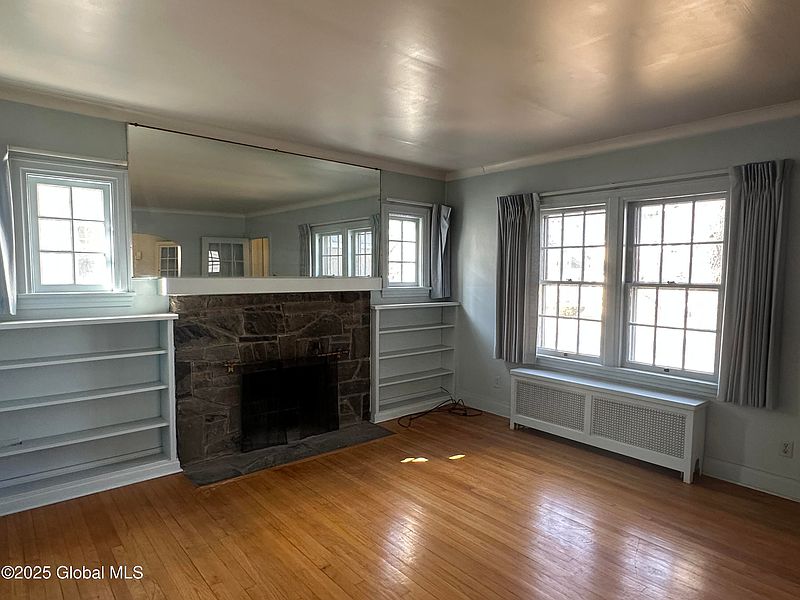 4th image of 1282 Garner Avenue