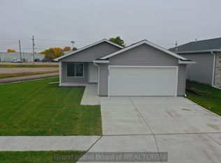 1535 E 5th St, Grand Island, NE 68801
