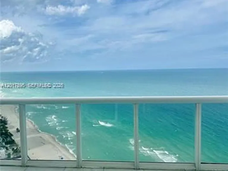 18201 Collins Ave #4508 — Photo 2