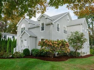 70 Dunnlea Rd, Fairfield, CT 06824