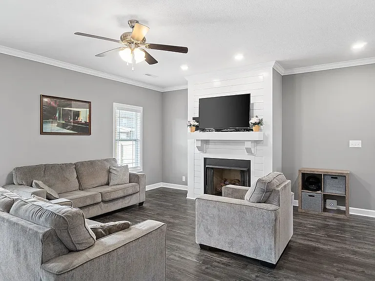 1124 Christian James Dr — Photo 6