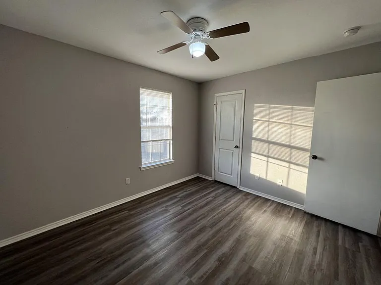 5908 Greengate Dr #C — Photo 16