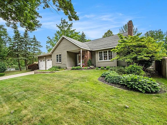 3rd image of 76 Canyon Dr NW