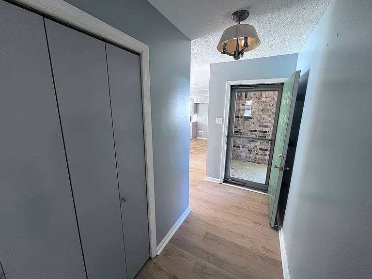 113 Cornwall Ct — Photo 4