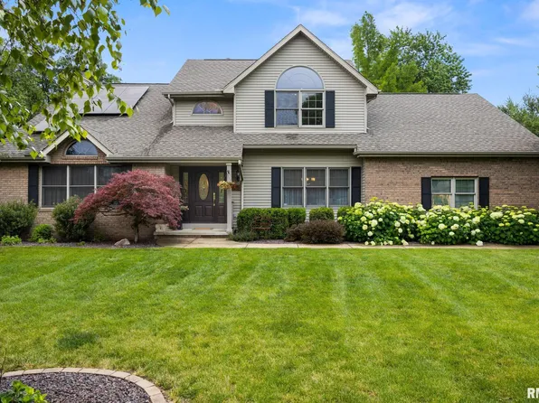 1205 Oak Leaf Ln, Washington, IL 61571
