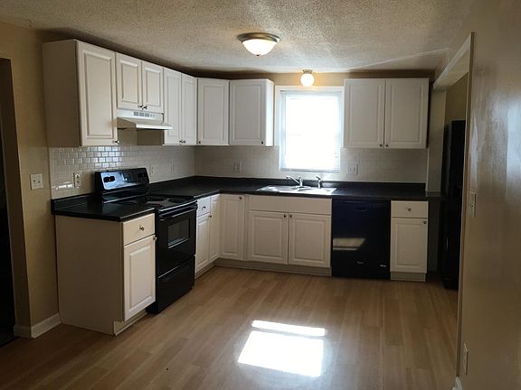 2nd image of 912 W Marsh St