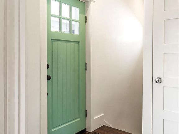 4th image of 3041 W Clyde Place