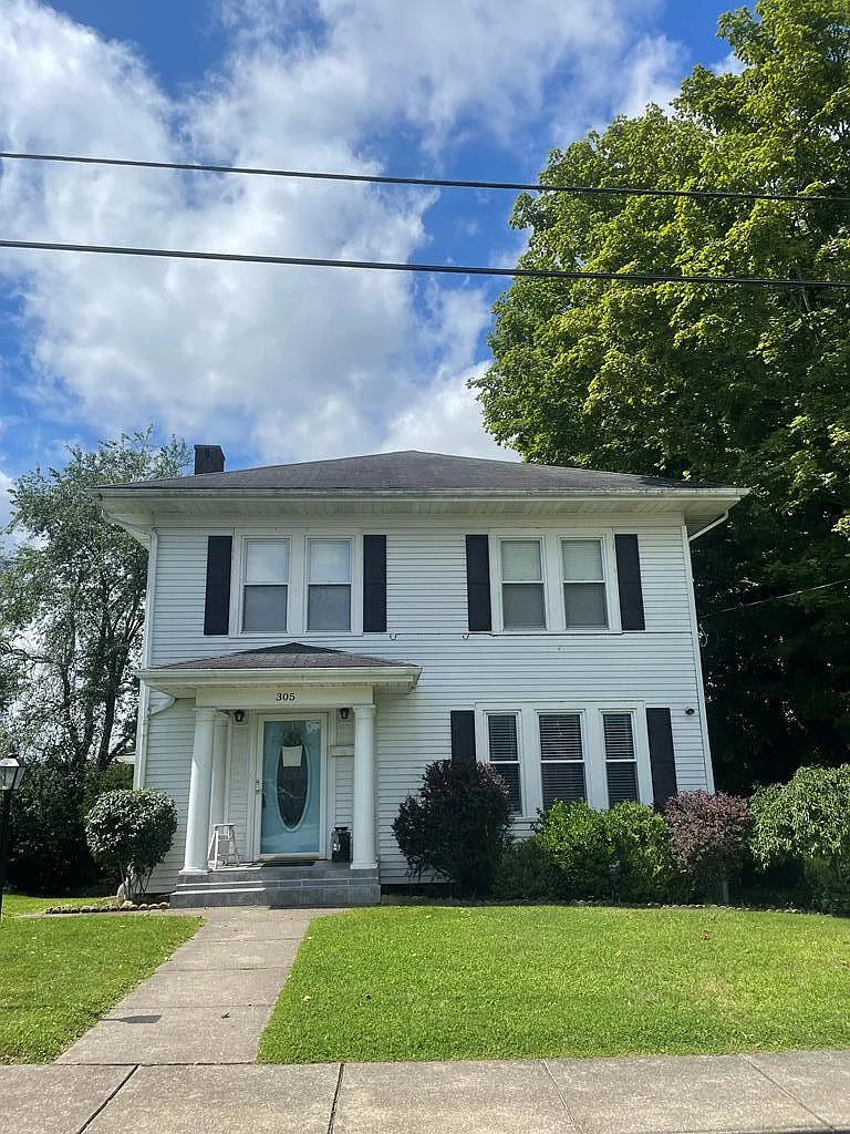 305 Highland Ave photo 1
