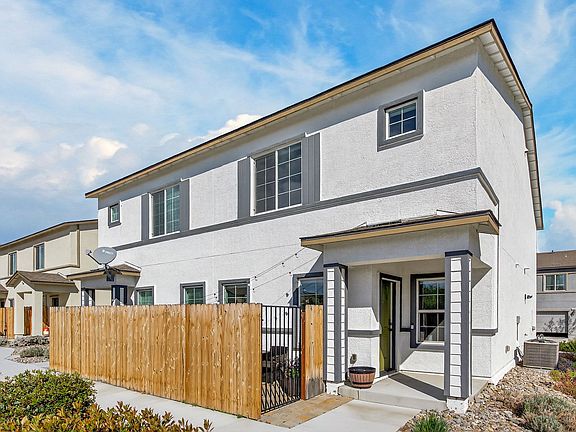 2nd image of 536 Autumn Breeze Cir