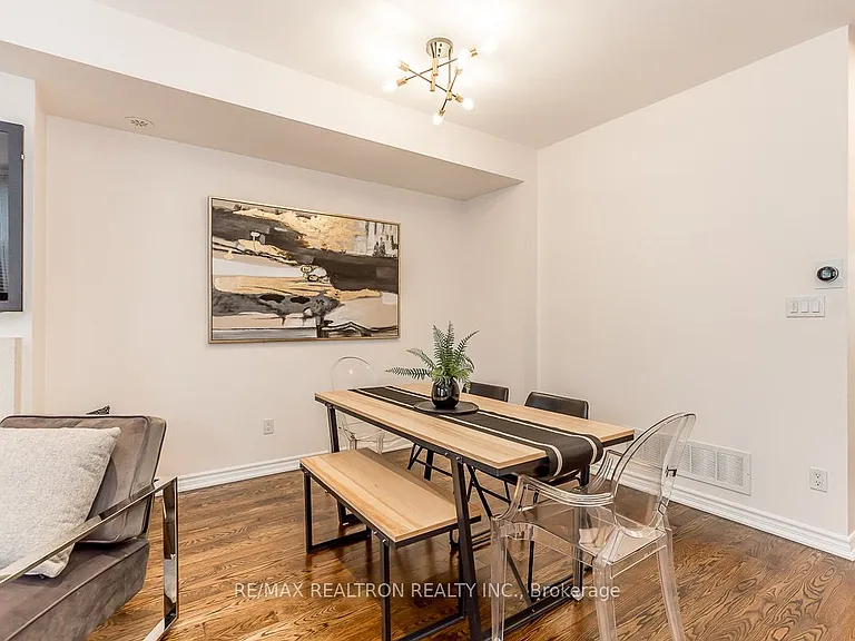 28 Donald Buttress Blvd W — Photo 16