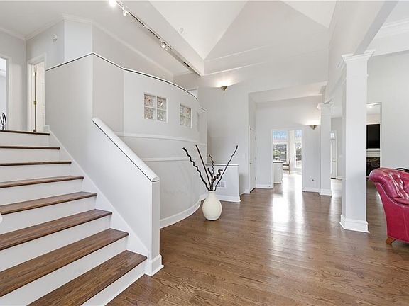 4th image of 1001 Chestnut Hill Rd SW