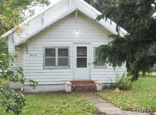 402 Milne St, Cushing, IA 51018