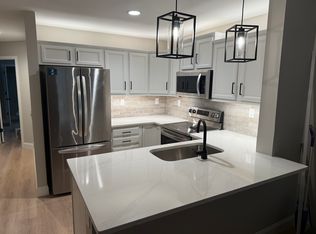 1512 E Henry St, Savannah, GA 31404