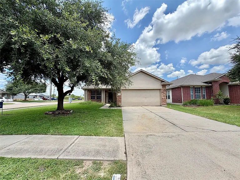 7403 Bering Landing Dr — Photo 1
