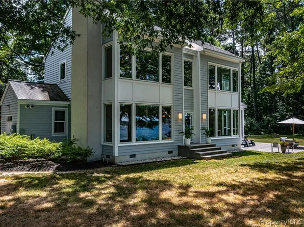 140 Marigold Ln, Weems, VA 22576