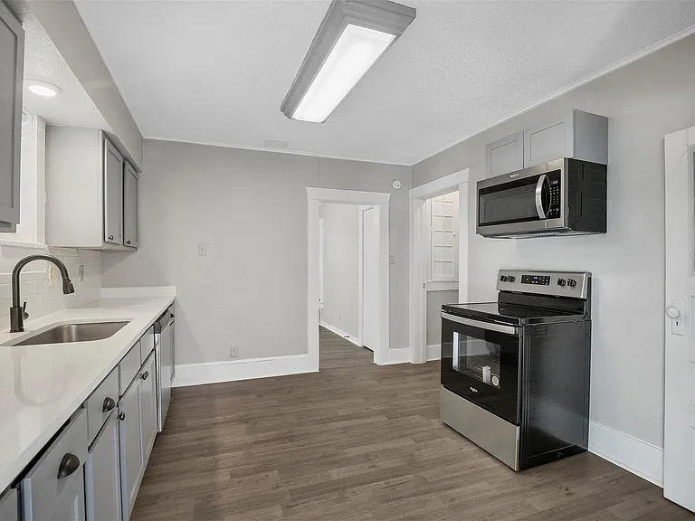 509 E Heron St — Photo 5