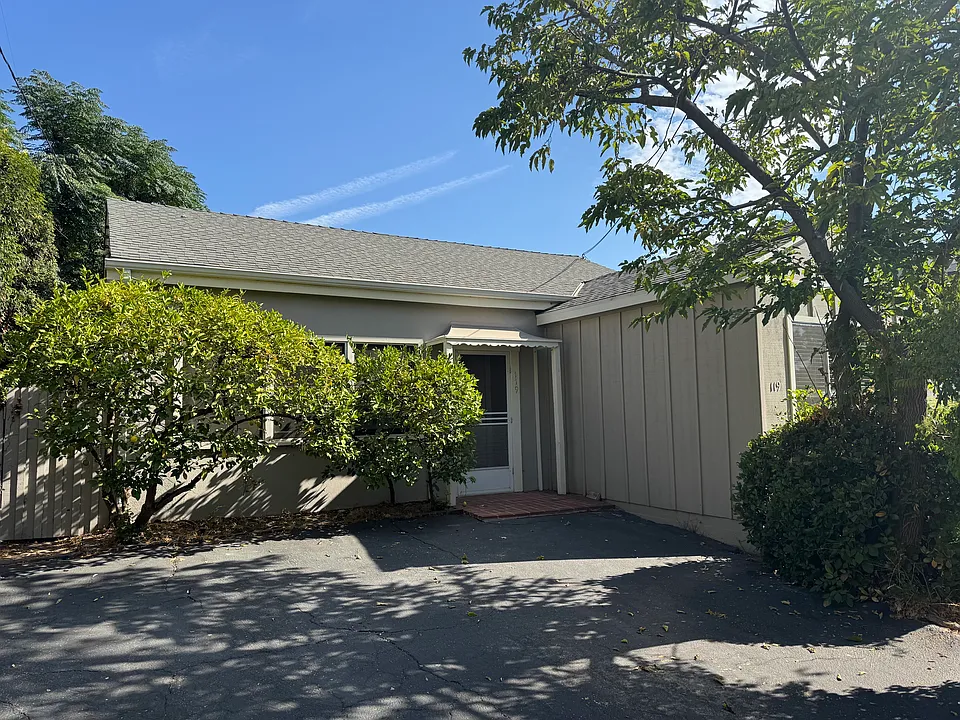 119 Esperanza Ave