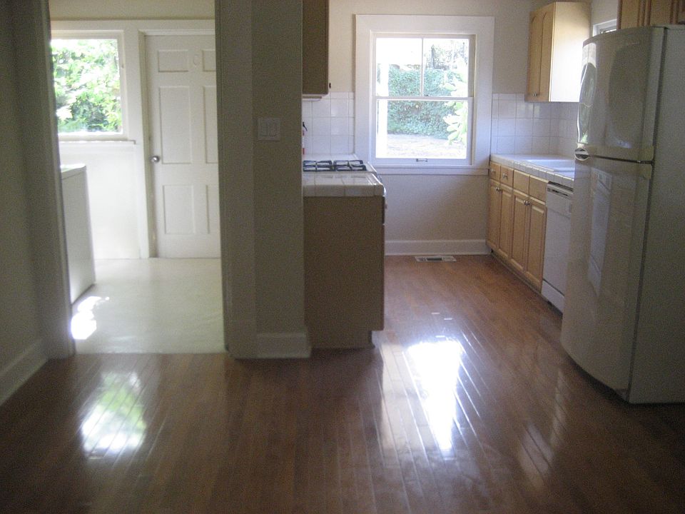 1st image of 835 N Catalina Ave