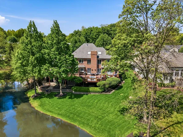 185 Queens Ln, Canfield, OH 44406
