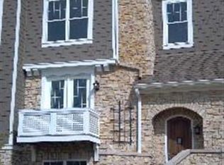 5715 S Grant St, Hinsdale, IL