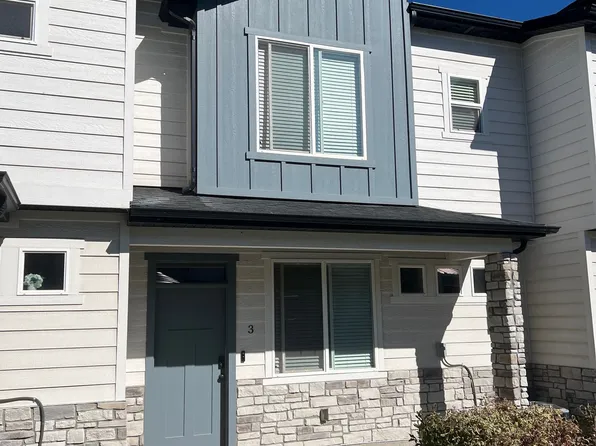 272 E 1725 N #3, Logan, UT 84341