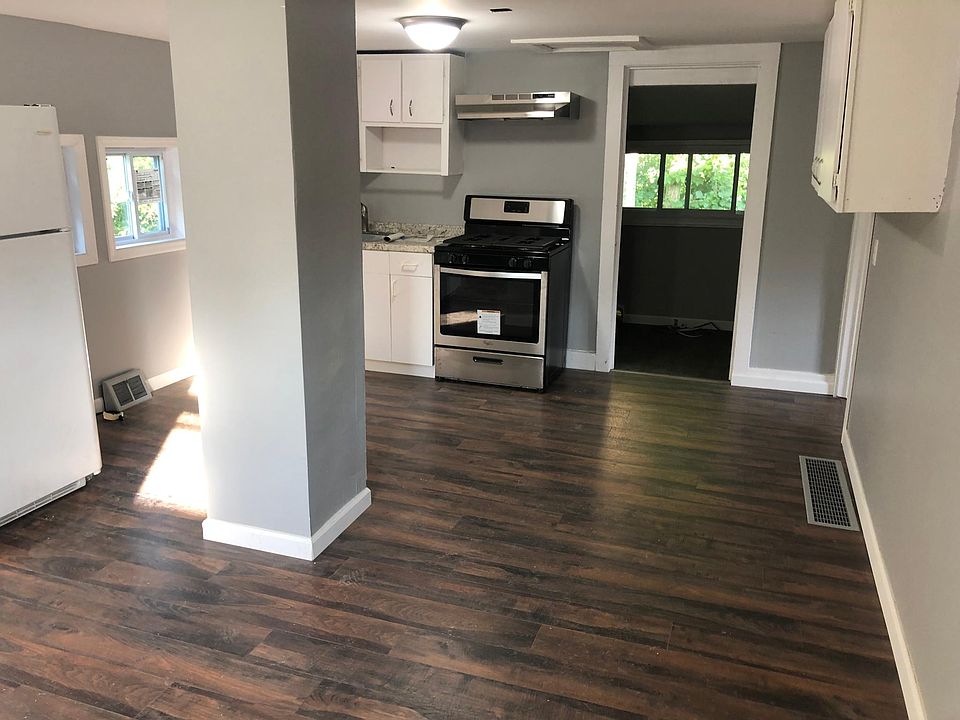 1st image of 32 Houston Avenue Ext