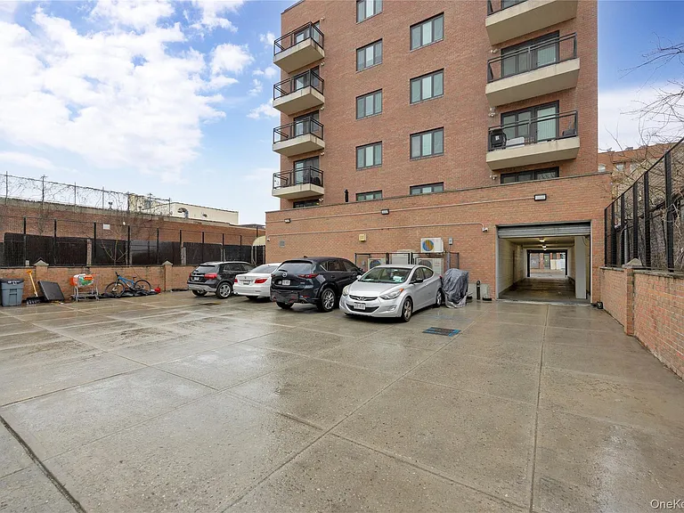 172-18 Jamaica Ave #6A — Photo 23
