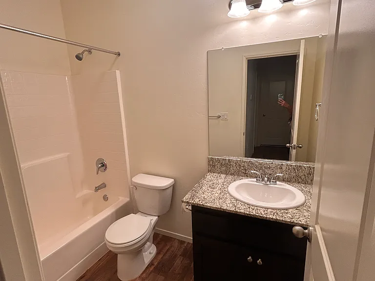 full hall bathroom