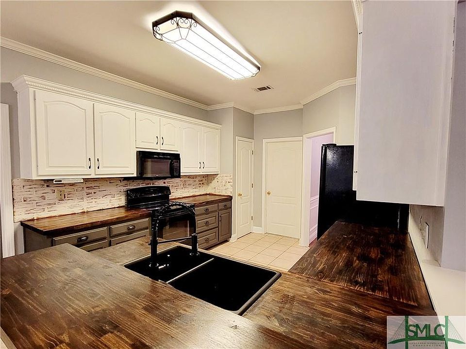 2nd image of 135 Royal Oak Dr