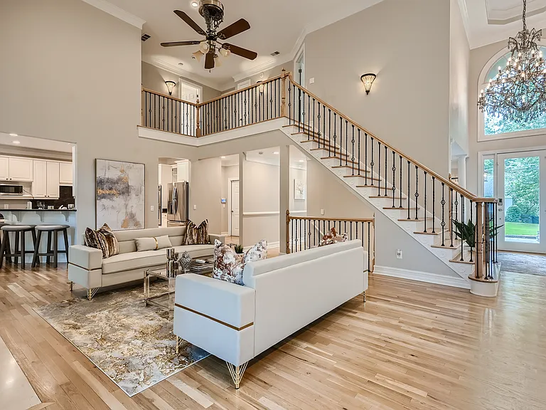 3362 Mathieson Dr NE — Photo 4