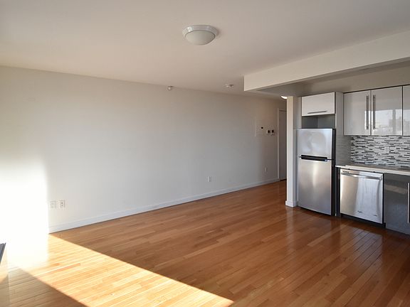 3rd image of 5205 Queens Blvd APT 9H