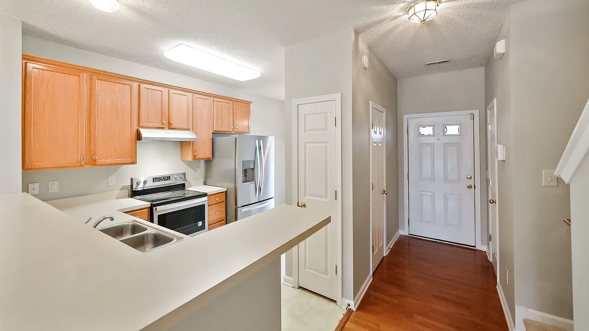 Building Photo - 903 Cinnamon Dr