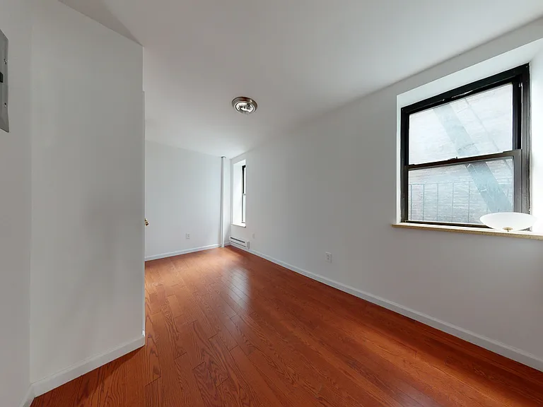 104 2nd Ave #7 — Photo 12