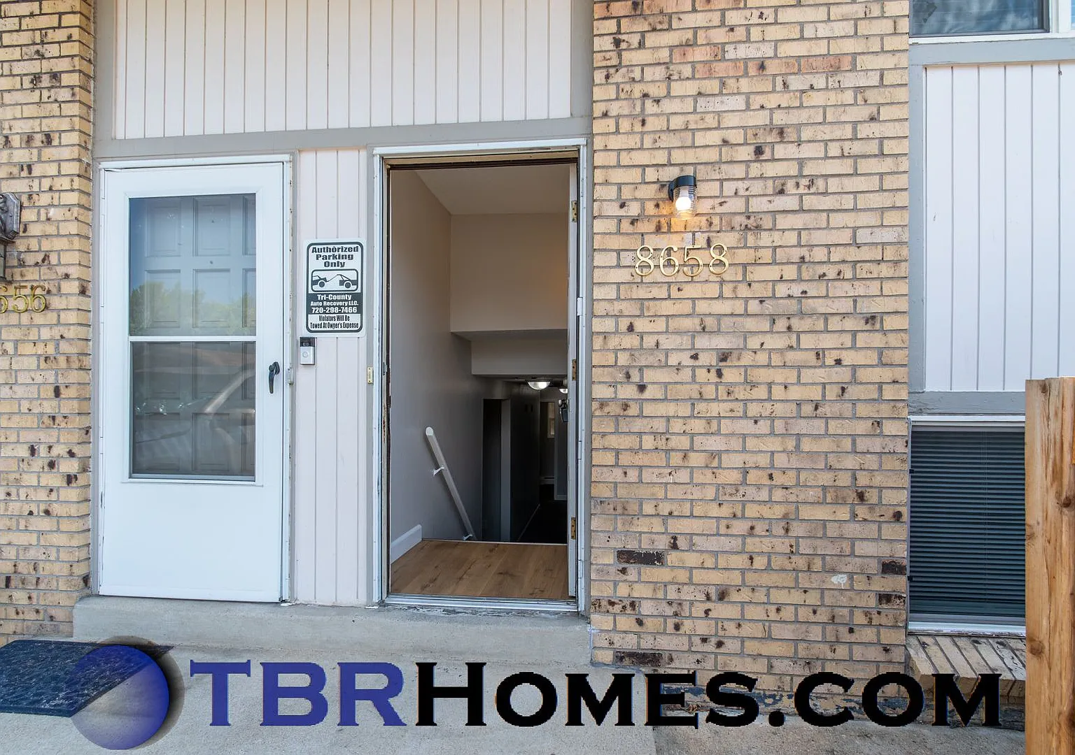 8656 W 62nd Pl — Photo 2