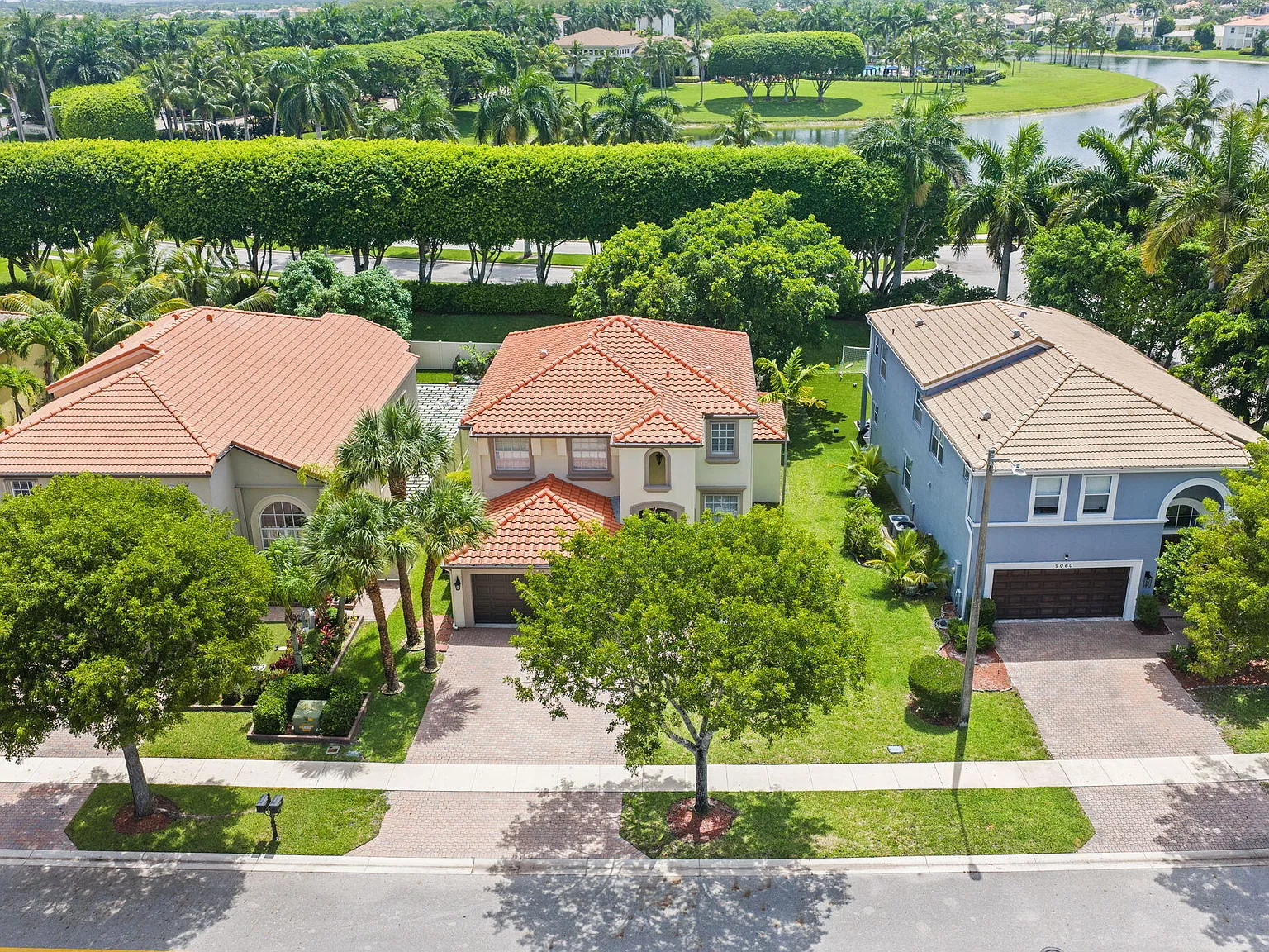 4 bed, 2.5 bath, 2661 sqft, $4,350 — Photo 4