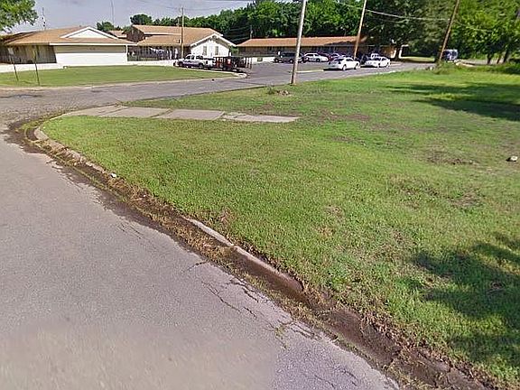 5th image of 1700 Hazel St
