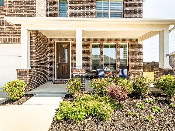 3rd image of 3020 Prairie Trail Ave