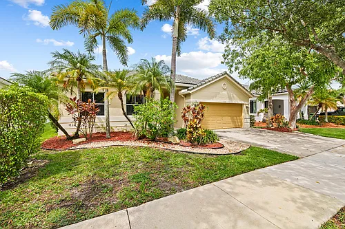 828 Vanda Ter Photo 1