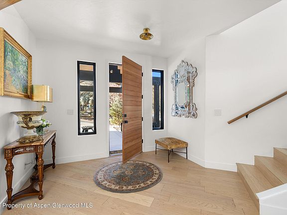 3rd image of 400 Meadow Ln