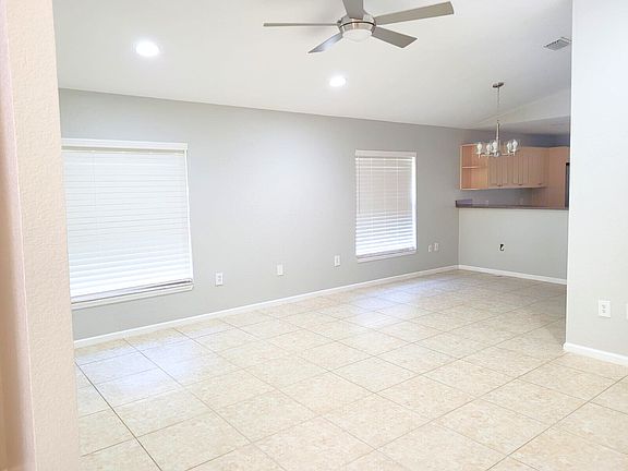 3rd image of 524 Southridge Road