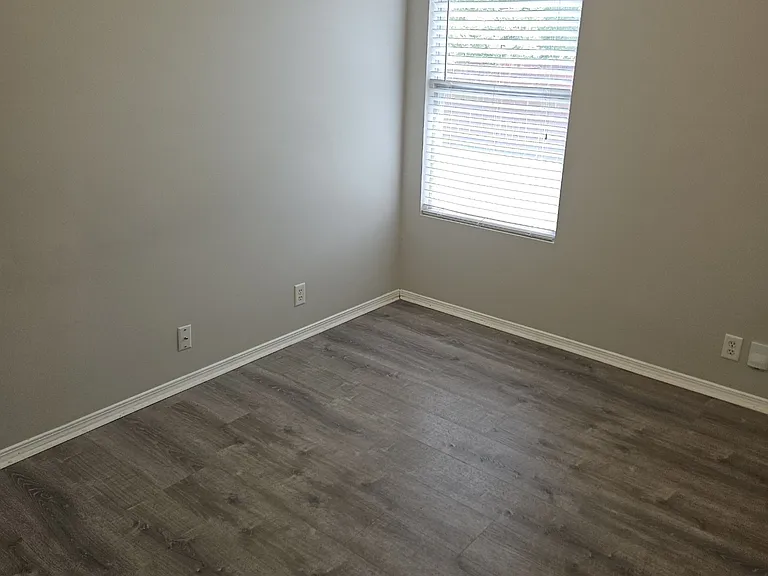 912 Seven Oaks Blvd — Photo 17