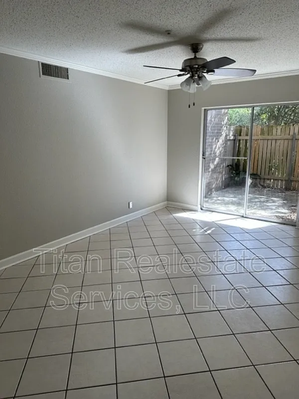 2 bed, 1.0 bath, 950 sqft, $900 — Photo 4