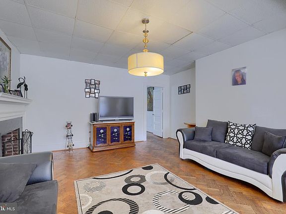 3rd image of 867 Madison Ave