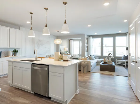 4762 Airlake Curv, Woodbury, MN 55129