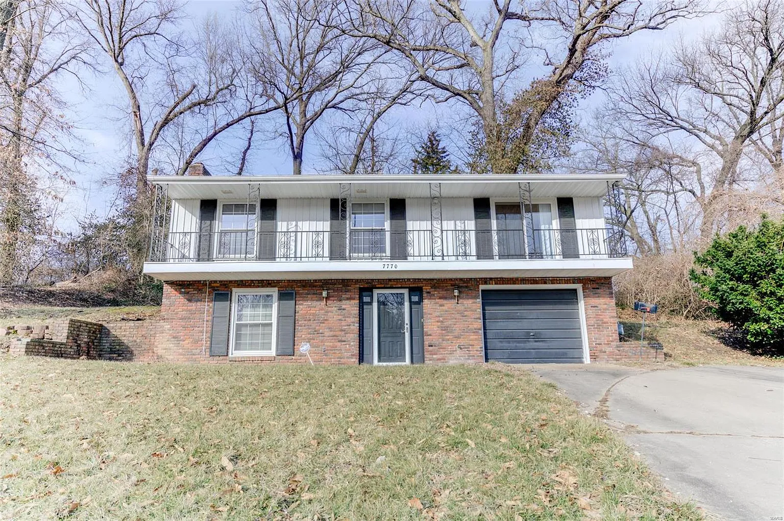 7770 Wooddale Ln photo 1