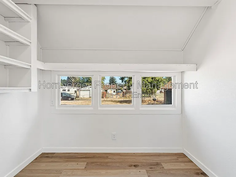 2719 E Columbia Ave — Photo 24