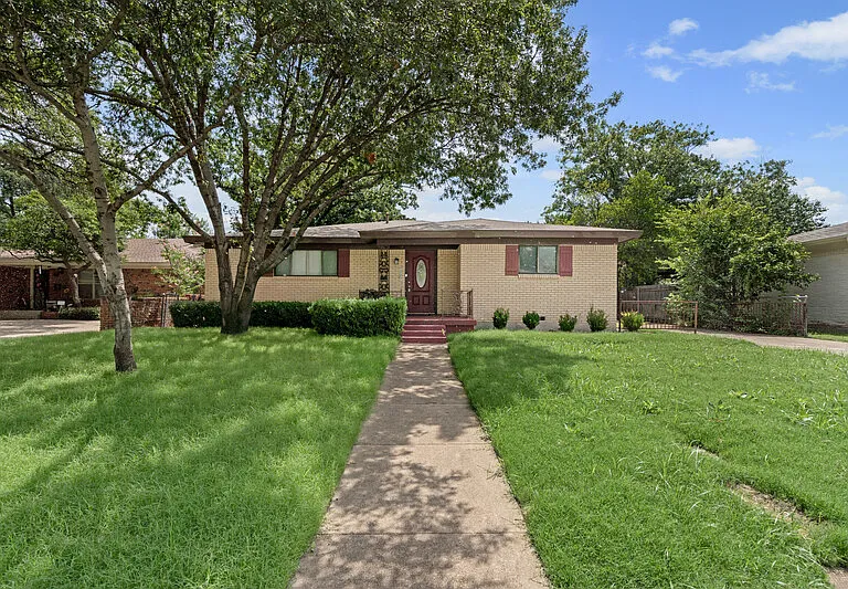 3521 Jeanette Dr — Photo 2