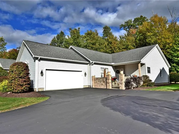 210 Palmer Cir NE, Warren, OH 44484