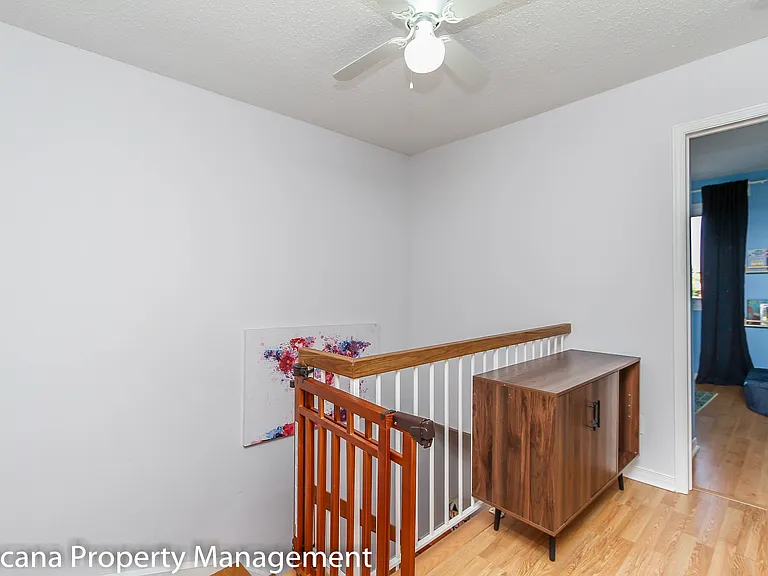 72 Burlington Cres #1 — Photo 14